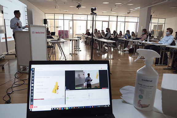 Hybrid class at the Hertie School