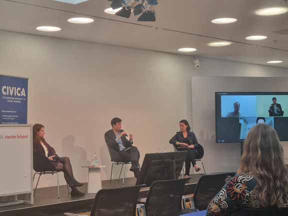 Speakers panel in the Forum, Hertie School