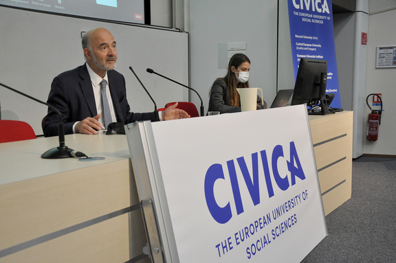 Pierre Moscovici at the inaugural "Future of Europe" lecture