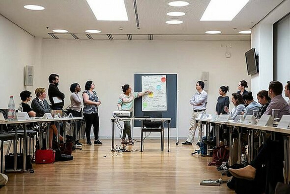 Stipends for Hertie School and CIVICA alumni to attend “Future of Work” workshop